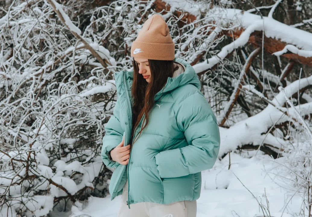 Женская одежда и обувь